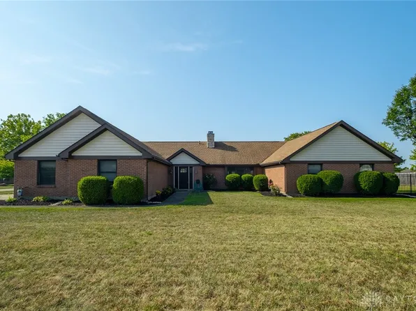 2479 N Tulane Dr, Beavercreek, OH 45431