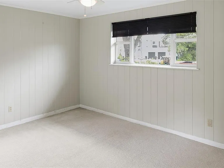 1228 Spring Lake Dr — Photo 18