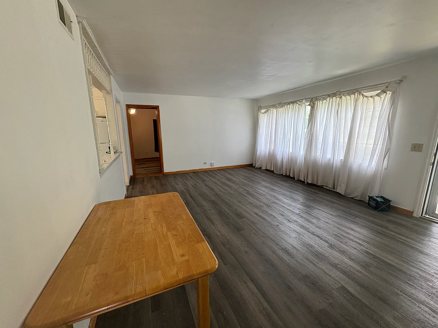 3 bed, 1208 sqft, $2,350 — Photo 4
