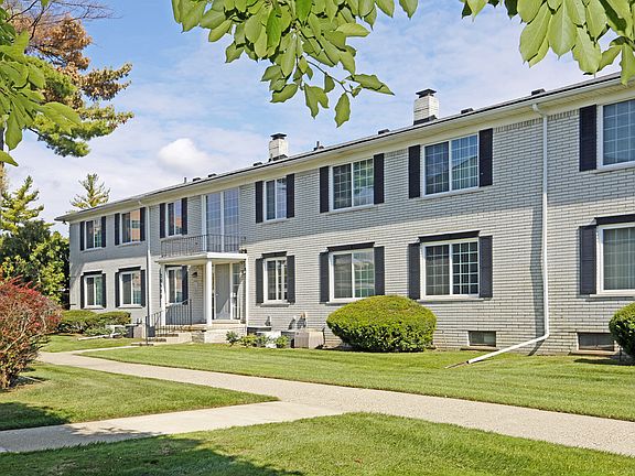 2nd image of 20810 Botsford Dr #882-6