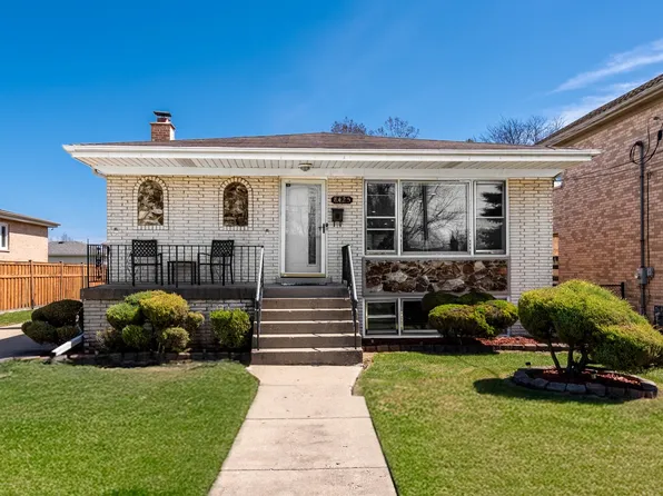 8425 N Western Ave, Niles, IL 60714