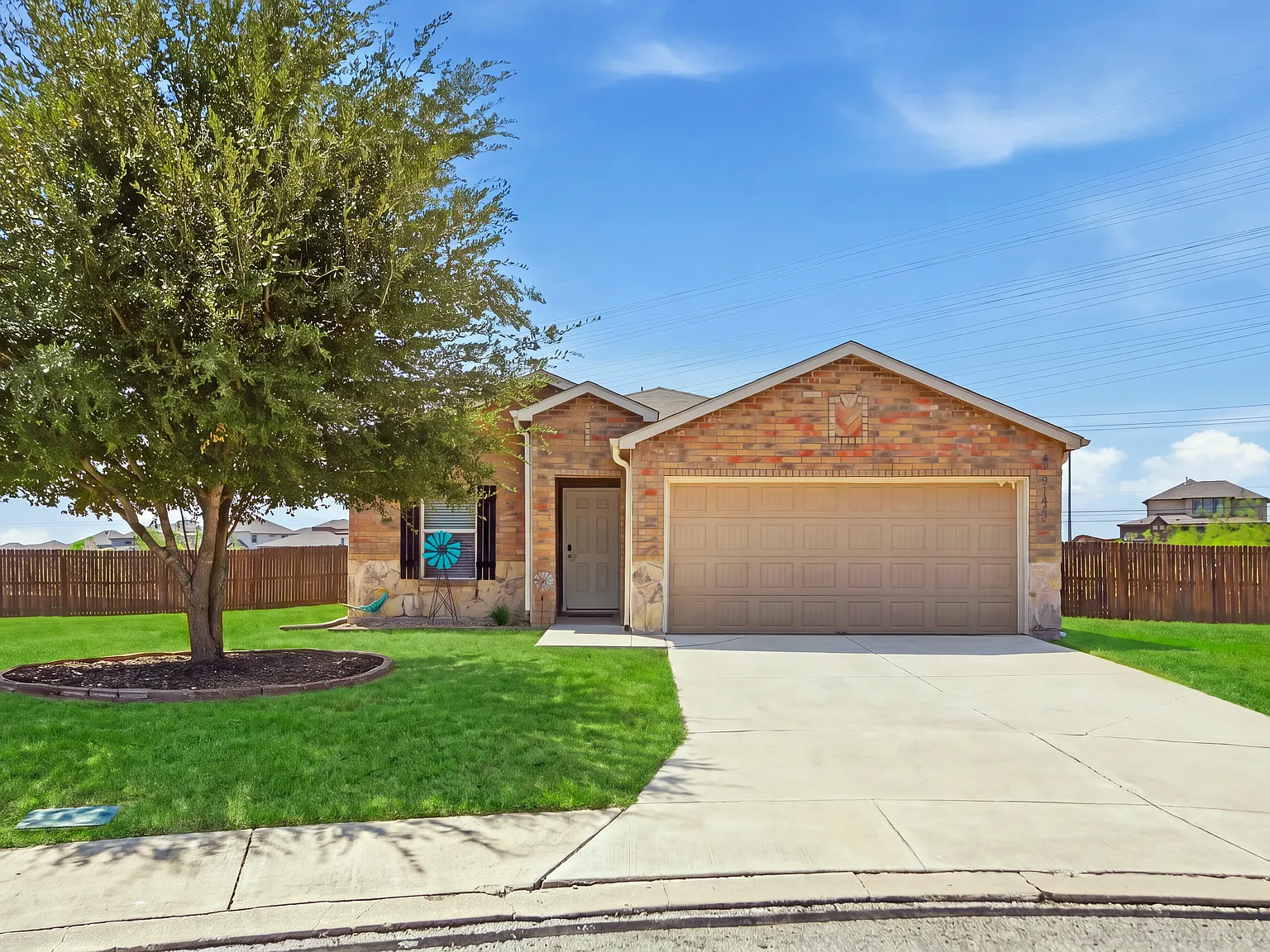 3 bed, 1528 sqft, $1,900 — Photo 1