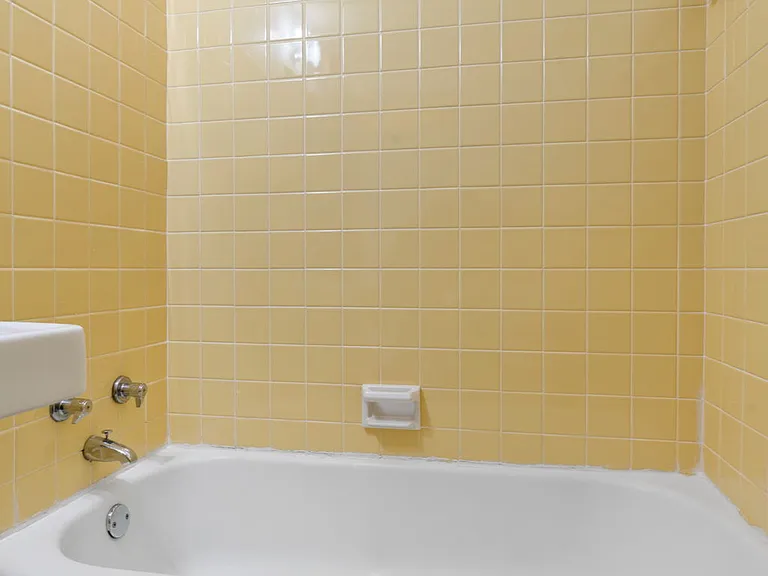 Colonial Court — Photo 11