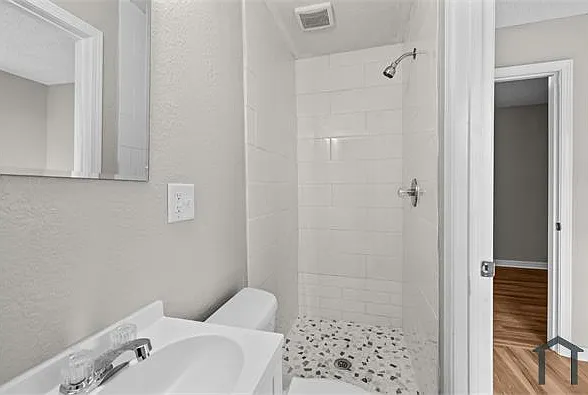7404 Paris Ave — Photo 6