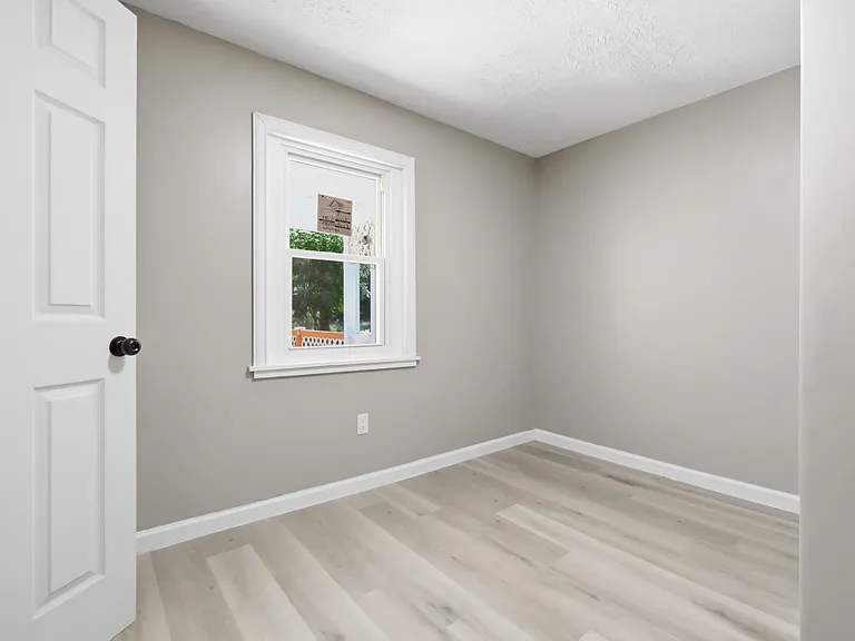 190 Bowman St — Photo 25