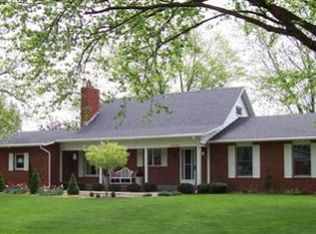 401 Woodland Ave, Kouts, IN 46347