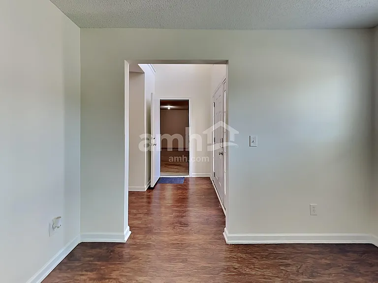 4913 Bryant Dr — Photo 9
