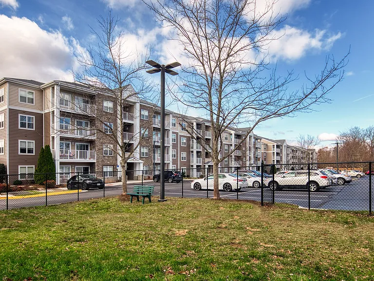 Smiths Landing Apartments — Photo 20