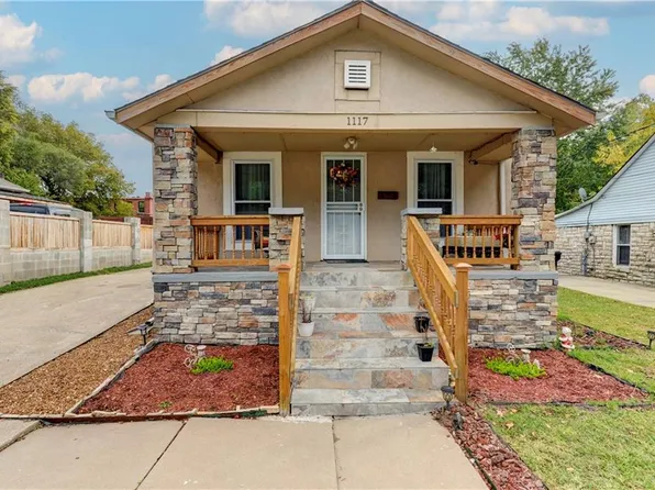 1117 S Dodgion Ave, Independence, MO 64050
