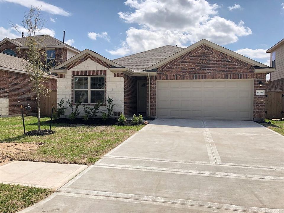 1st image of 16523 Twinwalker Dr