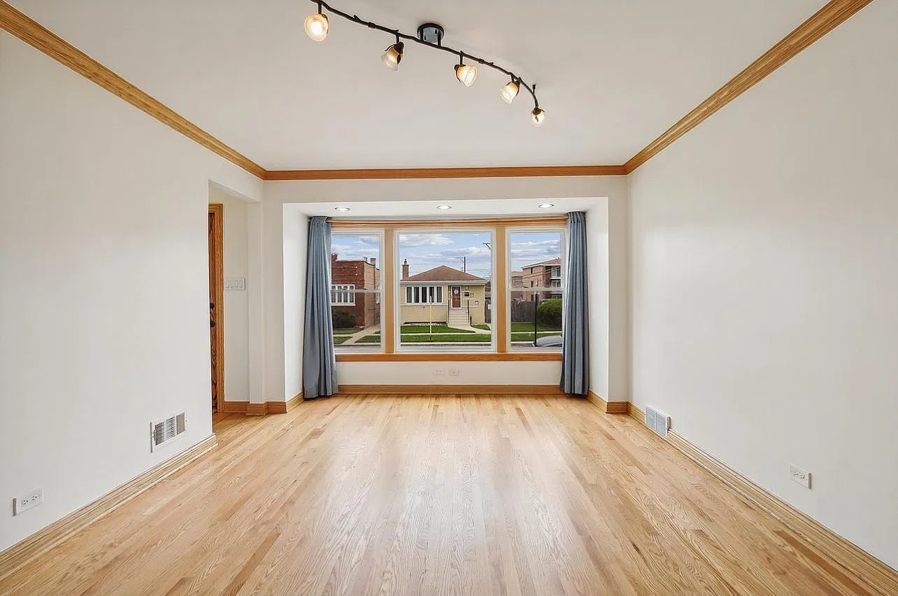 5228 S Lockwood Ave — Photo 3