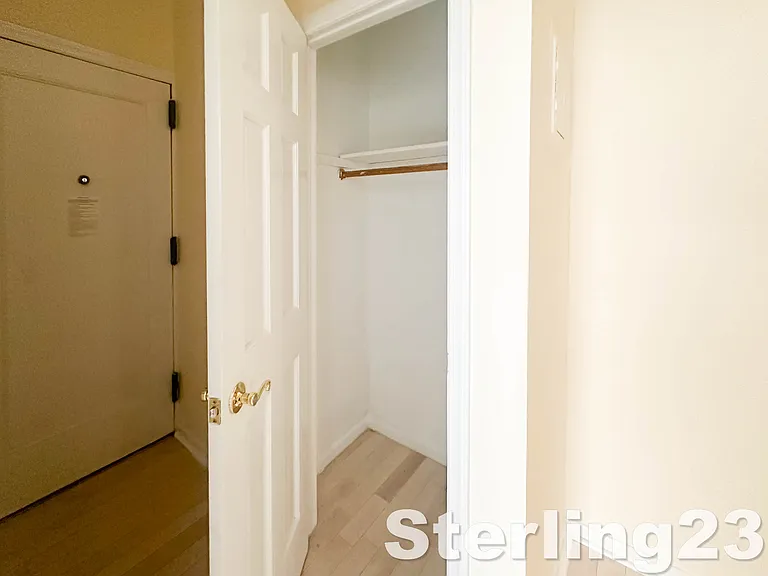 219 Brightwater Ct #D7 — Photo 8