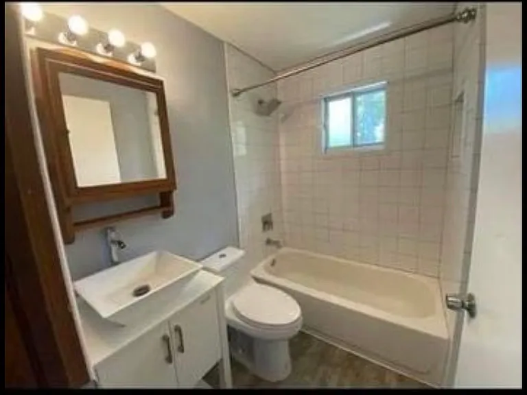 1630 Hillside Ln — Photo 8