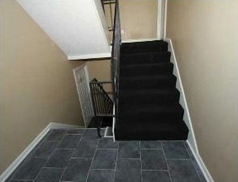 3rd image of 122 Middletown Sq