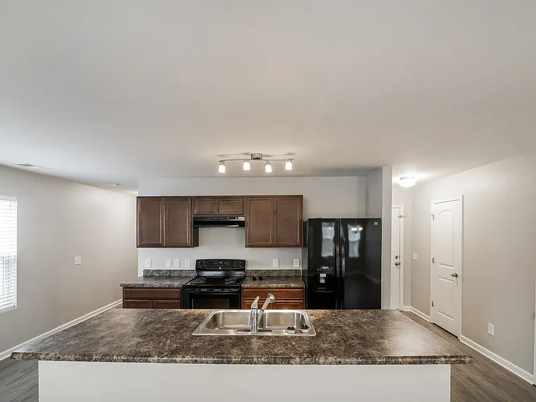 42 Everett Cir — Photo 8
