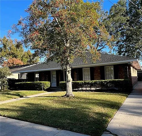 3 bed, 2.0 bath, 1520 sqft, $2,300 — Photo 2