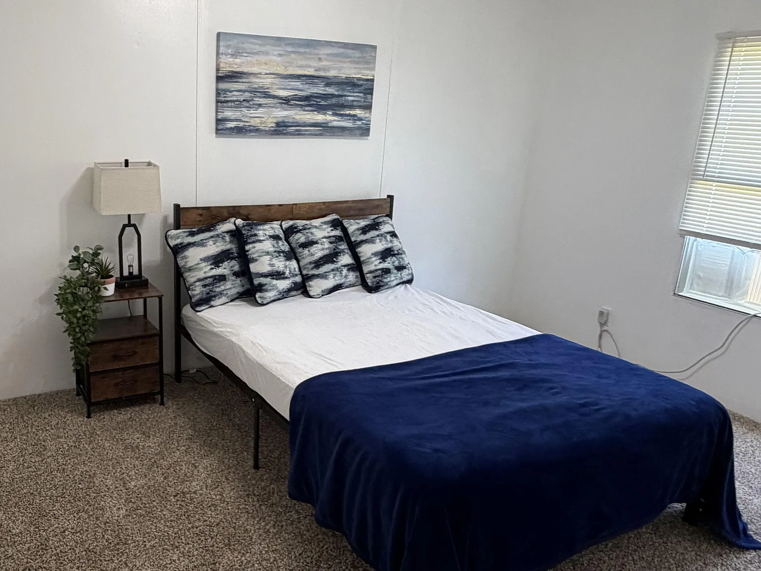 4 bed, 2.0 bath, 20000 sqft, $797 — Photo 4