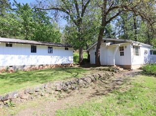 2051 Hamilton Ln, Grants Pass, OR 97527