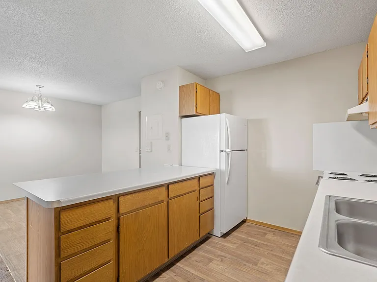 Wyndemere Apartments — Photo 44