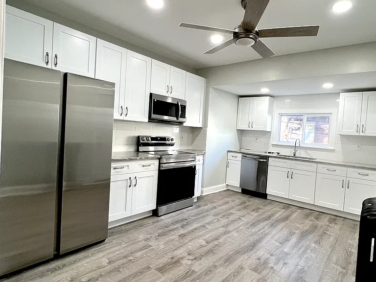 1549 W Champlost Ave — Photo 2
