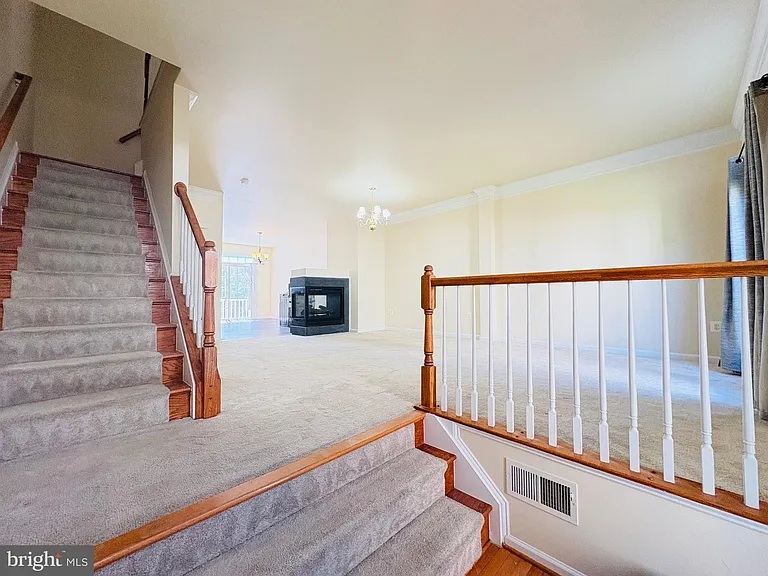 4651 Carisbrooke Ln — Photo 2
