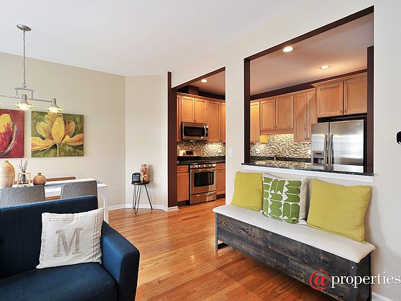 Kitchen / Living Room