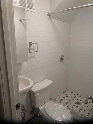 Rented by Vassiliou Group | media 35