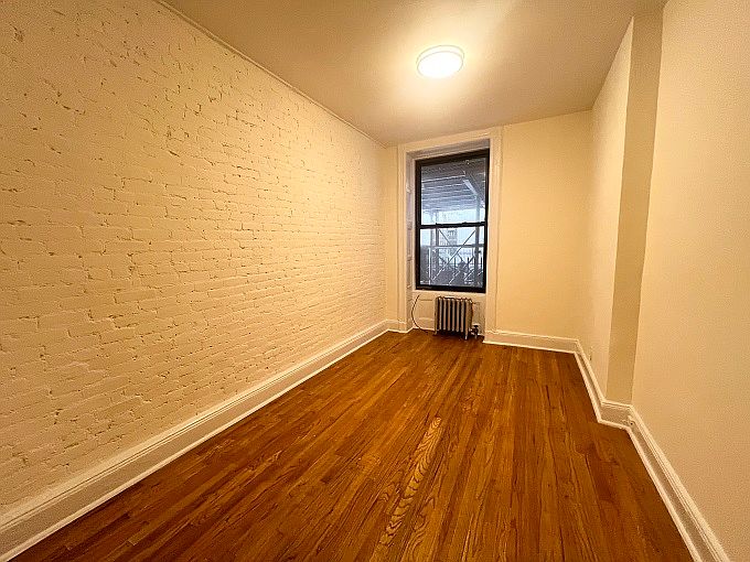 1st image of 354 W 18th St APT 1D