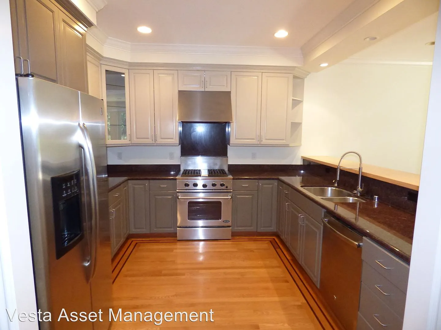 141 Rivoli St photo 1