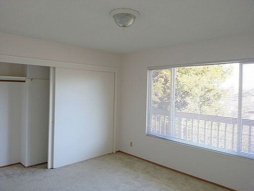 3rd image of 344 Carl St APT 8