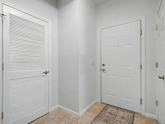 4th image of 935 Tower Ridge Circle
