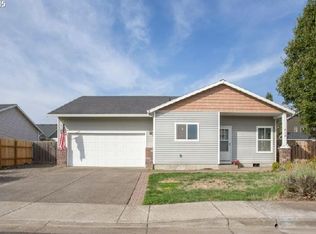 870 Columbia Dr, Molalla, OR