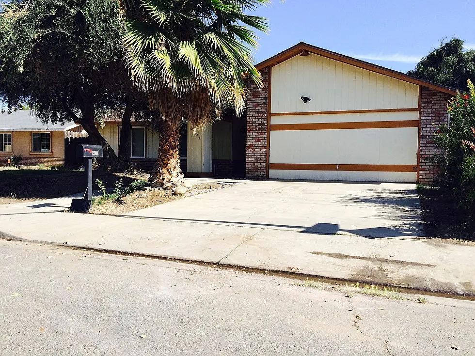 2204 Lunar Dr photo 1