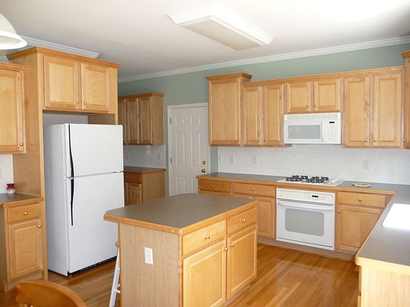 3rd image of 2110 Turtle Creek Way