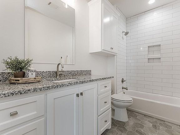 2nd image of 6 Kambree Ln