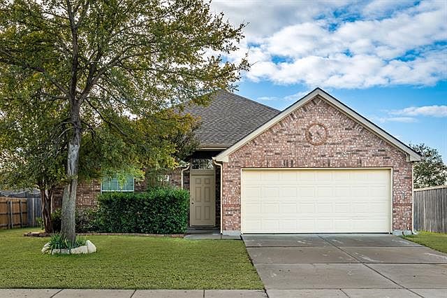 1st image of 3704 Redwood Cir