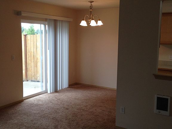 The dinning room from the living room