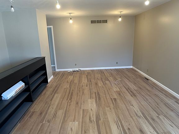2nd image of 205 Lakewood Dr #205