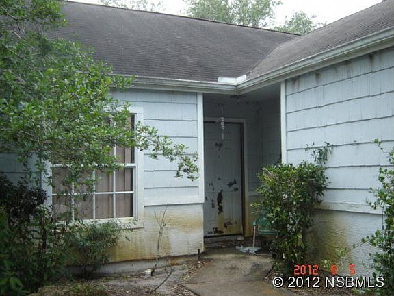 3rd image of 13 Wood Ash Ln