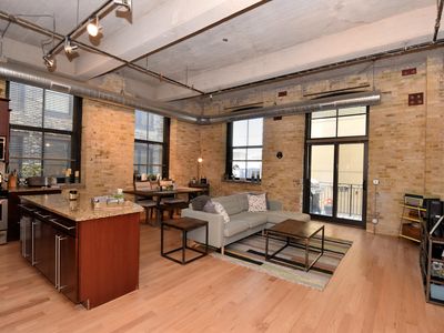 239 E Chicago St APT 205, Milwaukee, WI, 53202