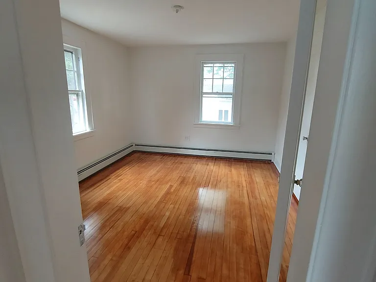 36 Rakoczy Ave — Photo 15