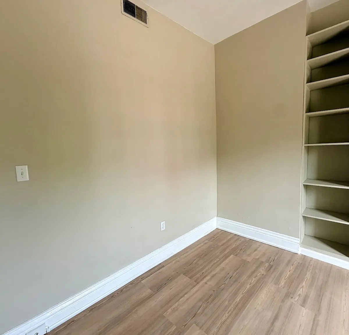 1437 Hepburn Ave. Unit #3 Louisville, Ky 40204 — Photo 4
