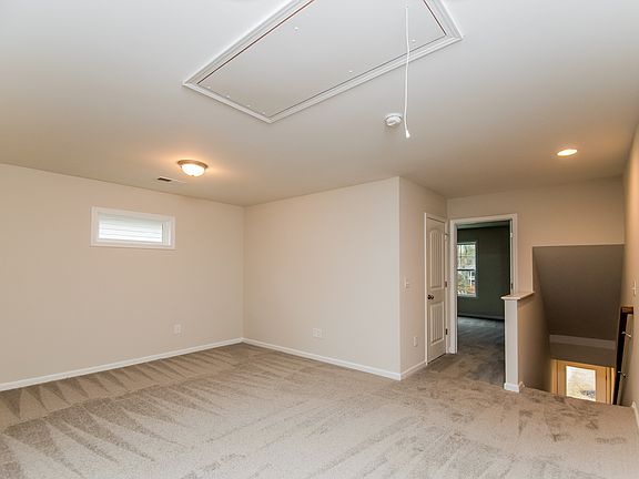 5th image of 335 Noble Ln