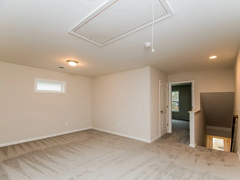 335 Noble Ln — Photo 5