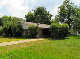 211 Rosalie Ln, Sealy, TX 77474