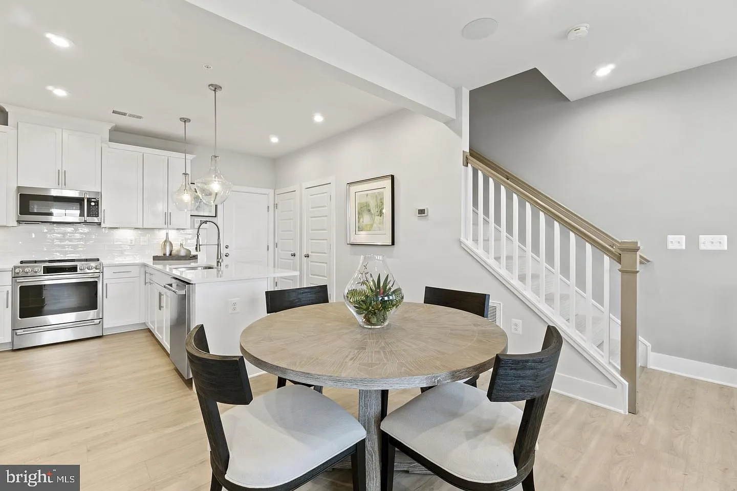 3 bed, 2.5 bath, 1576 sqft, $3,199 — Photo 4