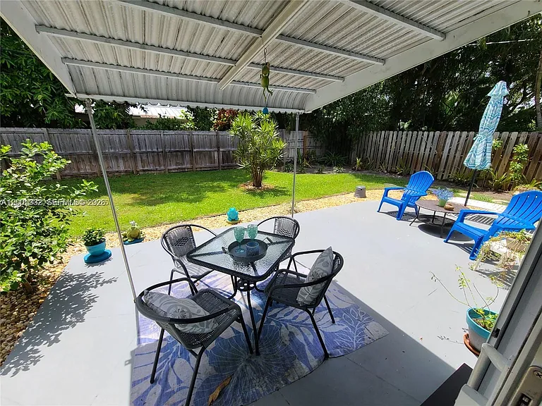 2741 NE 16th Ave — Photo 14
