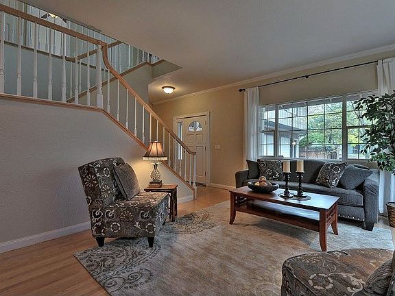 4th image of 2054 Gordon Ave