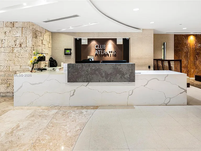 2555 Collins Ave #403 — Photo 33
