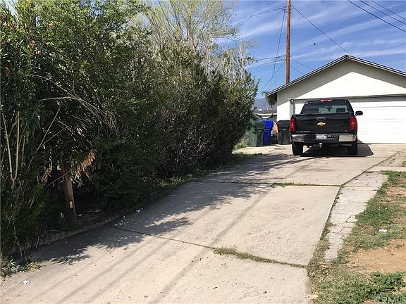 2nd image of 26869 Hillview St